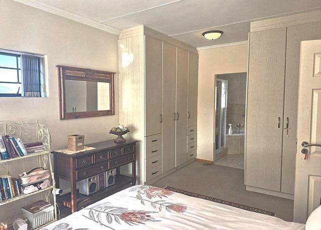 3 Bedroom Property for Sale in Reebok Western Cape